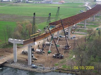 V&G is building a 2,139-ft. bridge carrying four lanes of Corridor H traffic over existing farmland and across the Potomac River in Hardy County, W. Va.